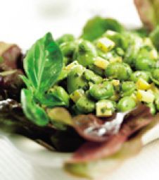 Tuinbonen En Pittige Kaas Salade